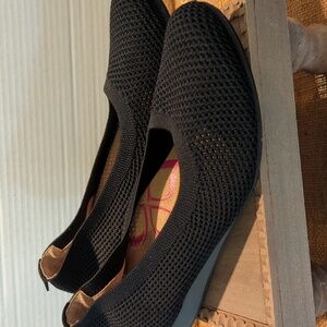 Comfortiva Black Women's Knit Ballet Flats. Size 10. NEW